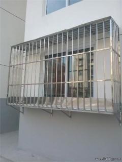 北京海淀区紫竹院安装阳台护栏不锈钢防盗窗安装