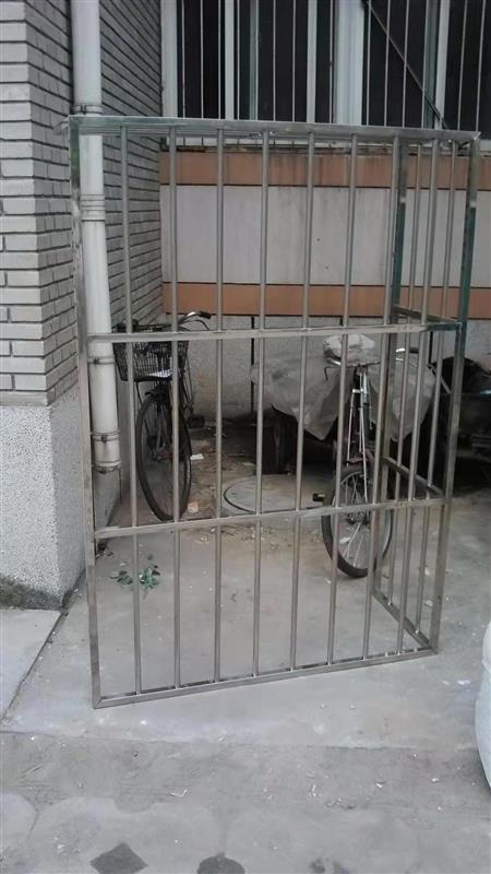 北京石景山区安装小区防护窗安装断桥铝窗户