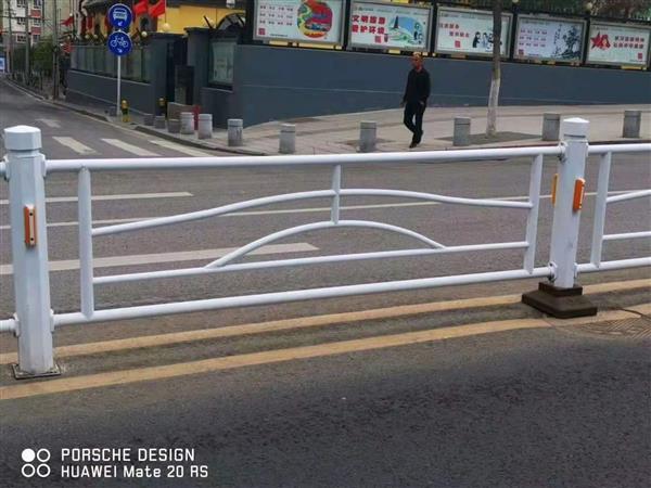 河北斯尔瑞定制生产市政道路护栏交通围栏