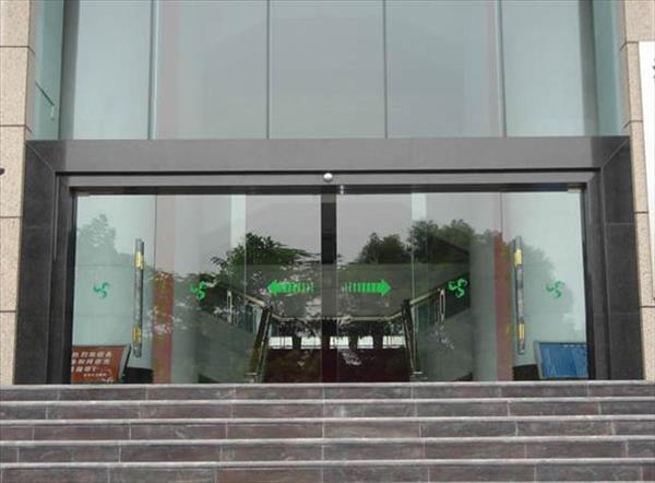 上海黄浦玻璃门上门维修 更换玻璃门地弹簧 门禁维修