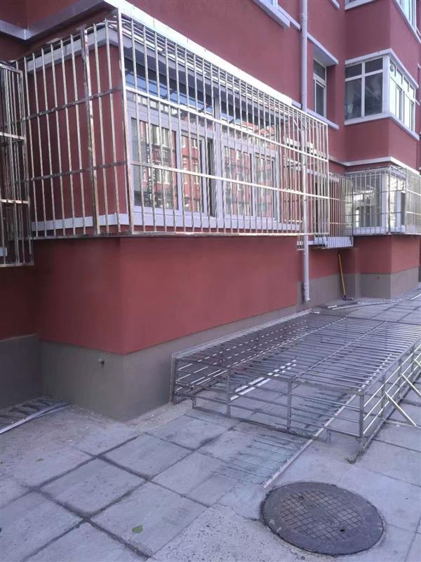 北京海淀区安装防盗窗防盗门安装断桥铝门窗围栏