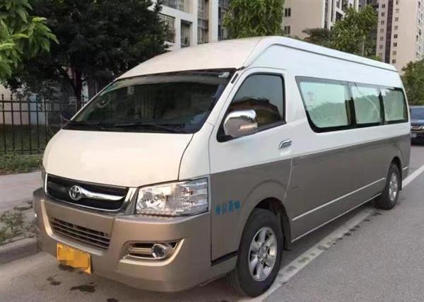 广州长途旅游包车广州租中巴18座带司机包车享受出行
