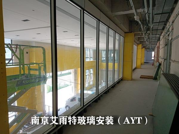 南京玻璃隔断安装维修