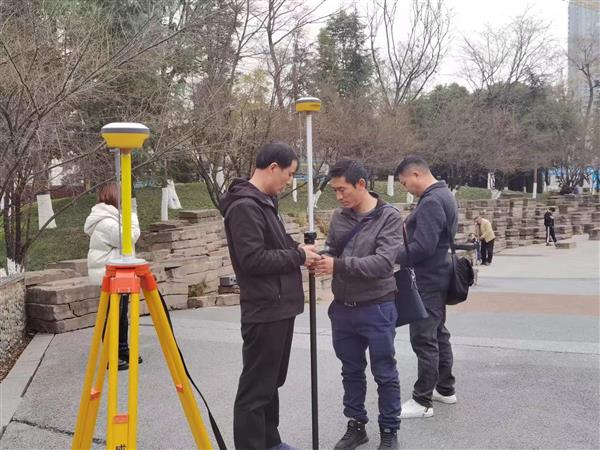 郫县市政园林测量培训班实操学习全站仪放线