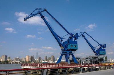 上海地区废旧码头吊回收苏州大量收购报废拆除码头吊