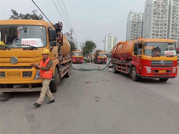 昆明周邊專車抽淤泥污水 河道清淤 市政管網(wǎng)清淤