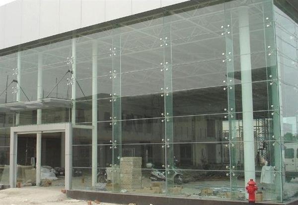 北京老古城拆装幕墙玻璃 石景山定做大面积钢化玻璃