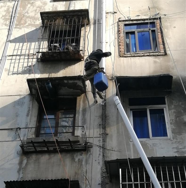上海别墅落水管安装维修 别墅外墙水管安装 别墅屋顶漏水维修