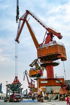 上海废旧码头吊回收江苏二手码头吊收购拆除