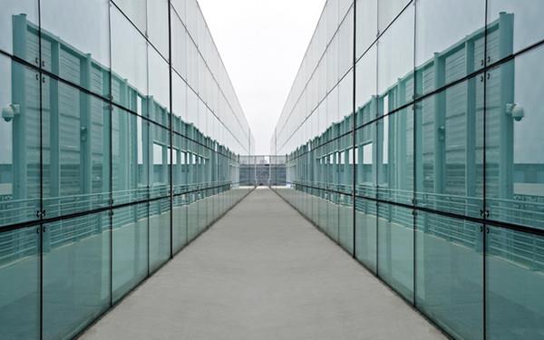 工体拆除大型外墙钢化玻璃更换高空中空玻璃