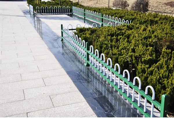 pvc草坪护栏塑钢护栏学校公园园林棚栏花园护栏围栏