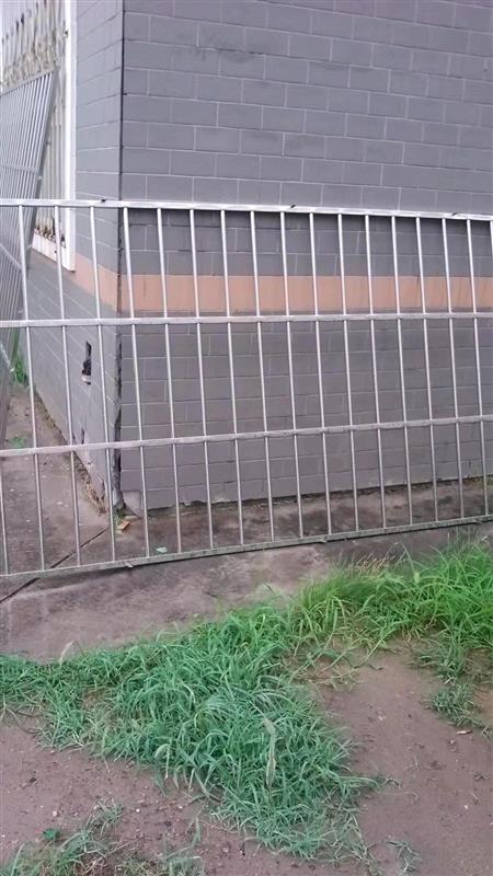 朝阳甜水园防盗门防盗窗不锈钢防护栏定做安装