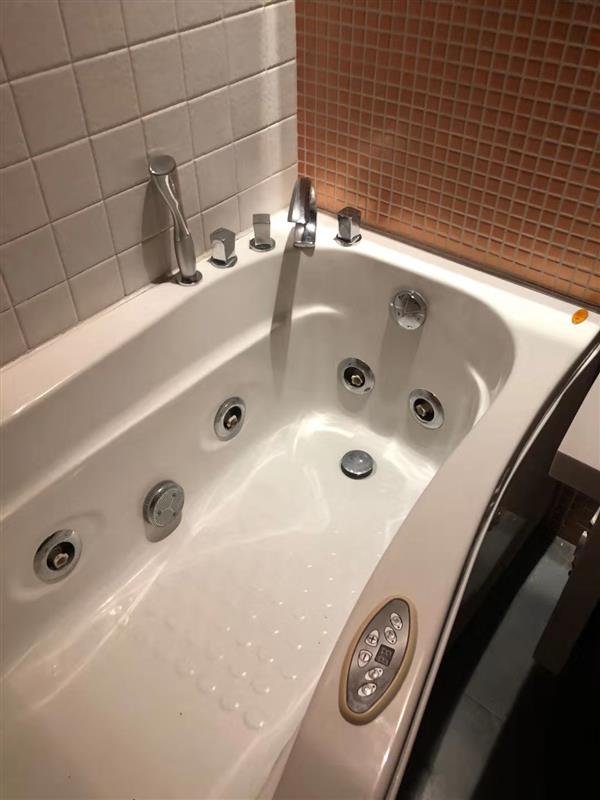 上海艺迪浴缸维修宝山区浴缸维修