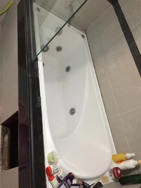 上海地中海浴缸切换阀龙头漏水维修