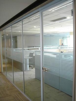 海淀区拆装展厅玻璃隔断五道口安装简易玻璃隔断间