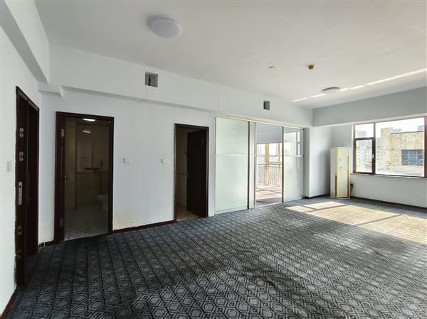 张店万杰路108号博士楼办公间出租