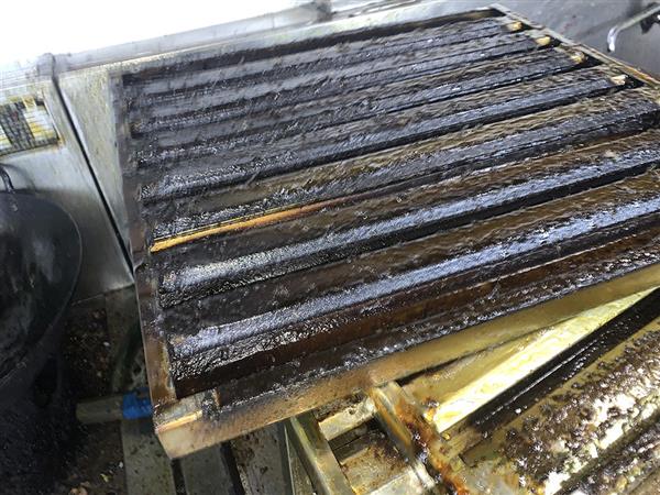 上海闵行区漕宝路饭店油烟管道清洗 排风设备清洗维修