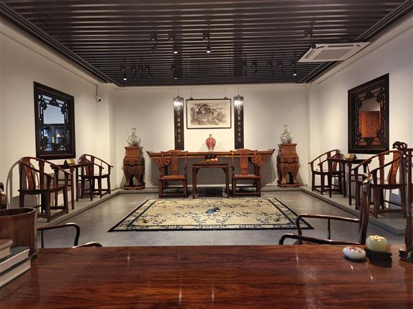 北京燕郊高级公馆红木家具回收:专业鉴赏,高价上门,让传世资产焕发新生
