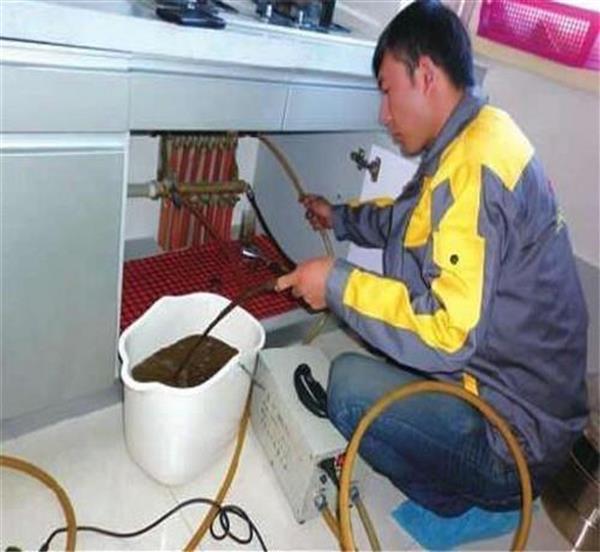 太原清洗地暖暖气片 修暖气不热 换漏水阀门 换分水器