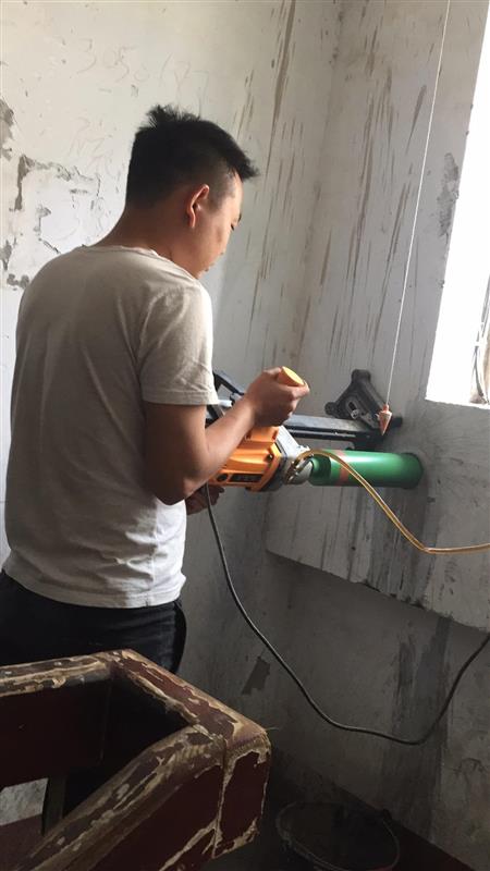 太原坞城路工程打孔切割门洞开门洞