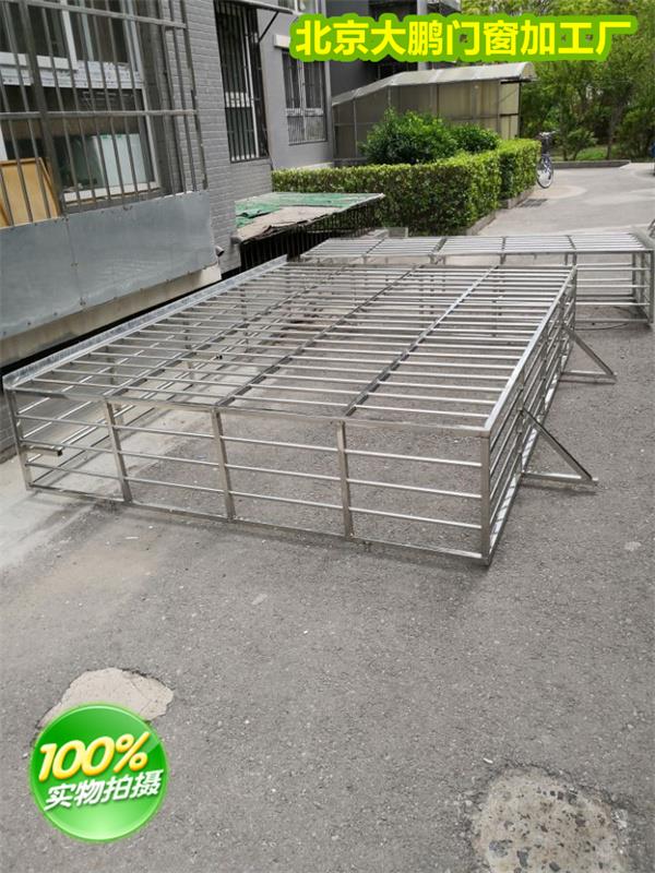 北京顺义区后沙峪断桥铝门窗不锈钢护栏安装小区阳台护网防盗网