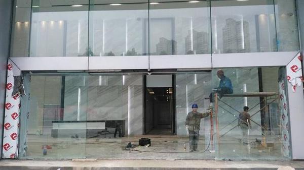 西安专业维修各种玻璃门,感应门,更换玻璃配件